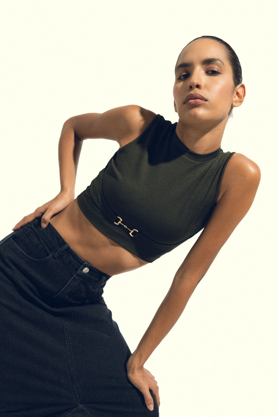 ROUND NECK BUCKLE DETAIL CROP TOP