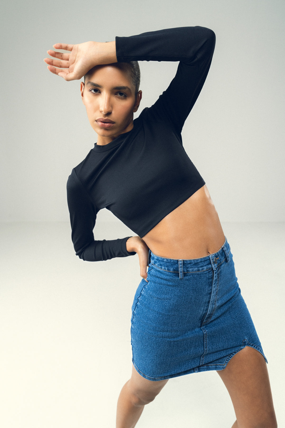 ROUND NECK FULL-SLEEVE CROP TOP