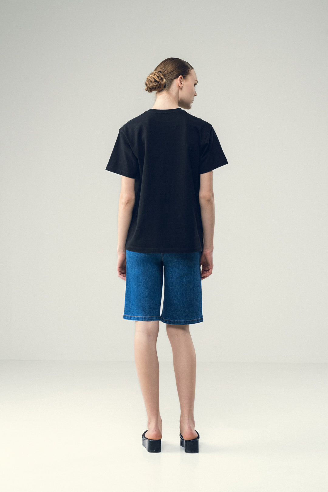 BLACK STARLIGHT GRAPHIC TEE