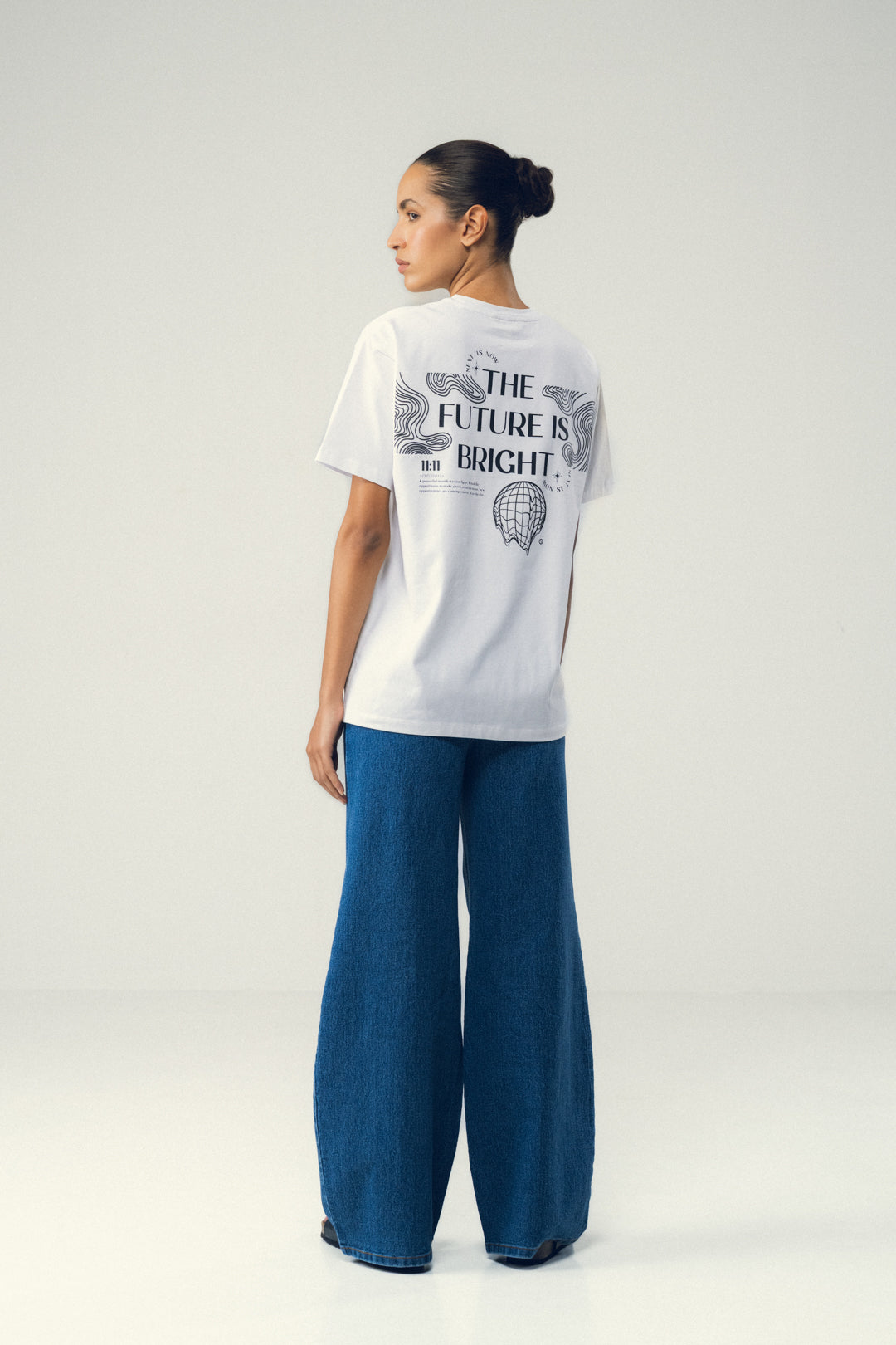 WHITE MINIMAL DESIGN COTTON TEE