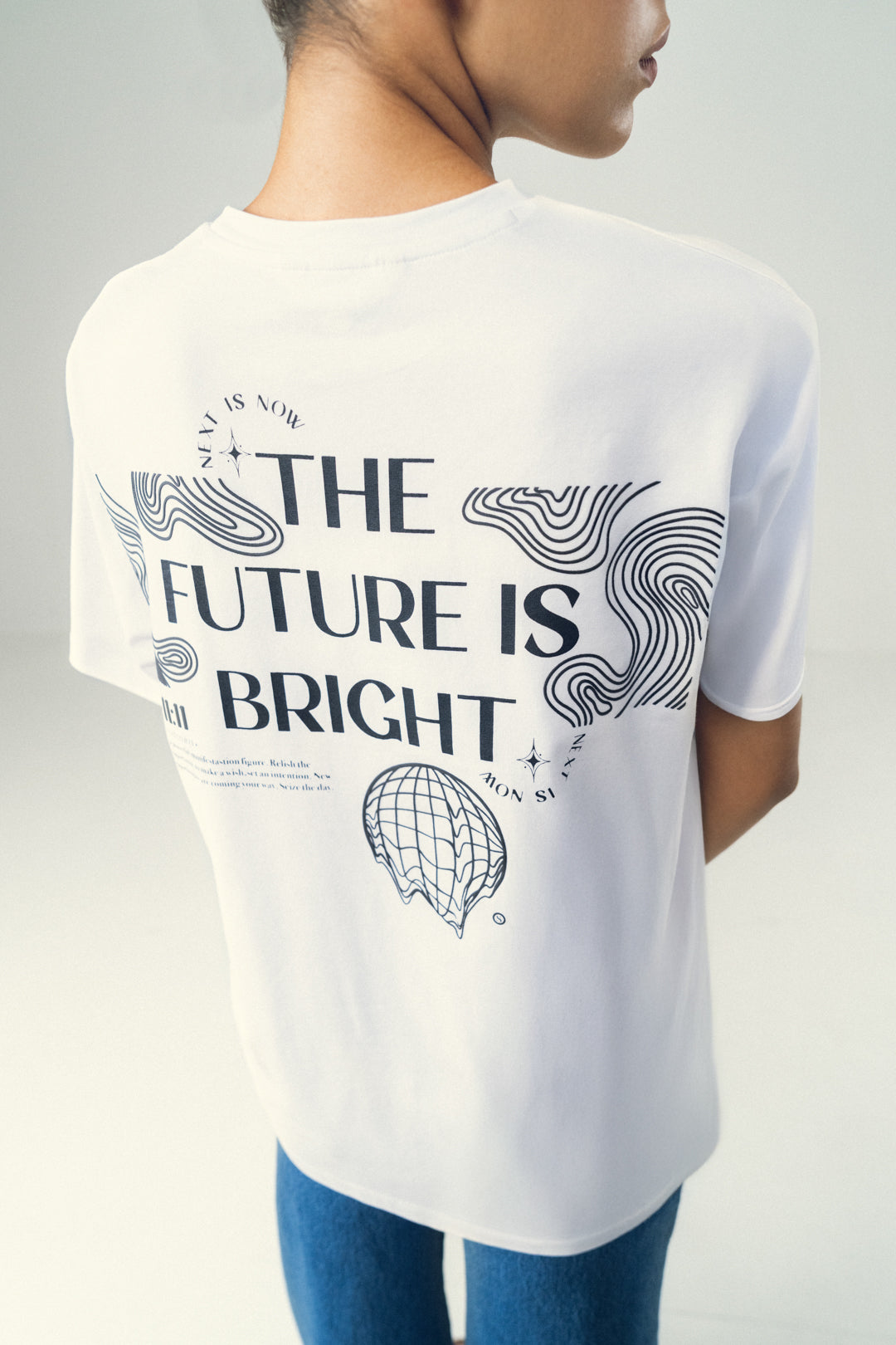 WHITE MINIMAL DESIGN COTTON TEE