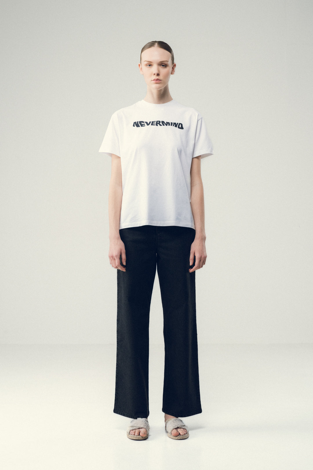 NEVERMIND GRAPHIC WHITE TEE