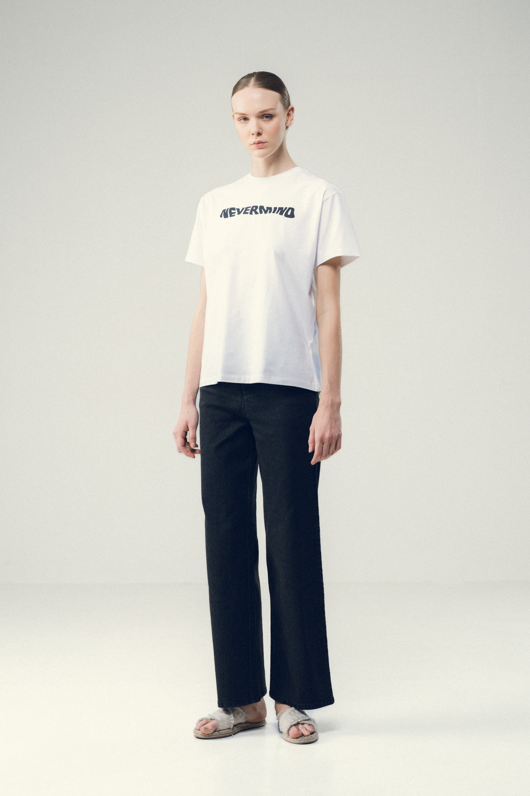 NEVERMIND GRAPHIC WHITE TEE