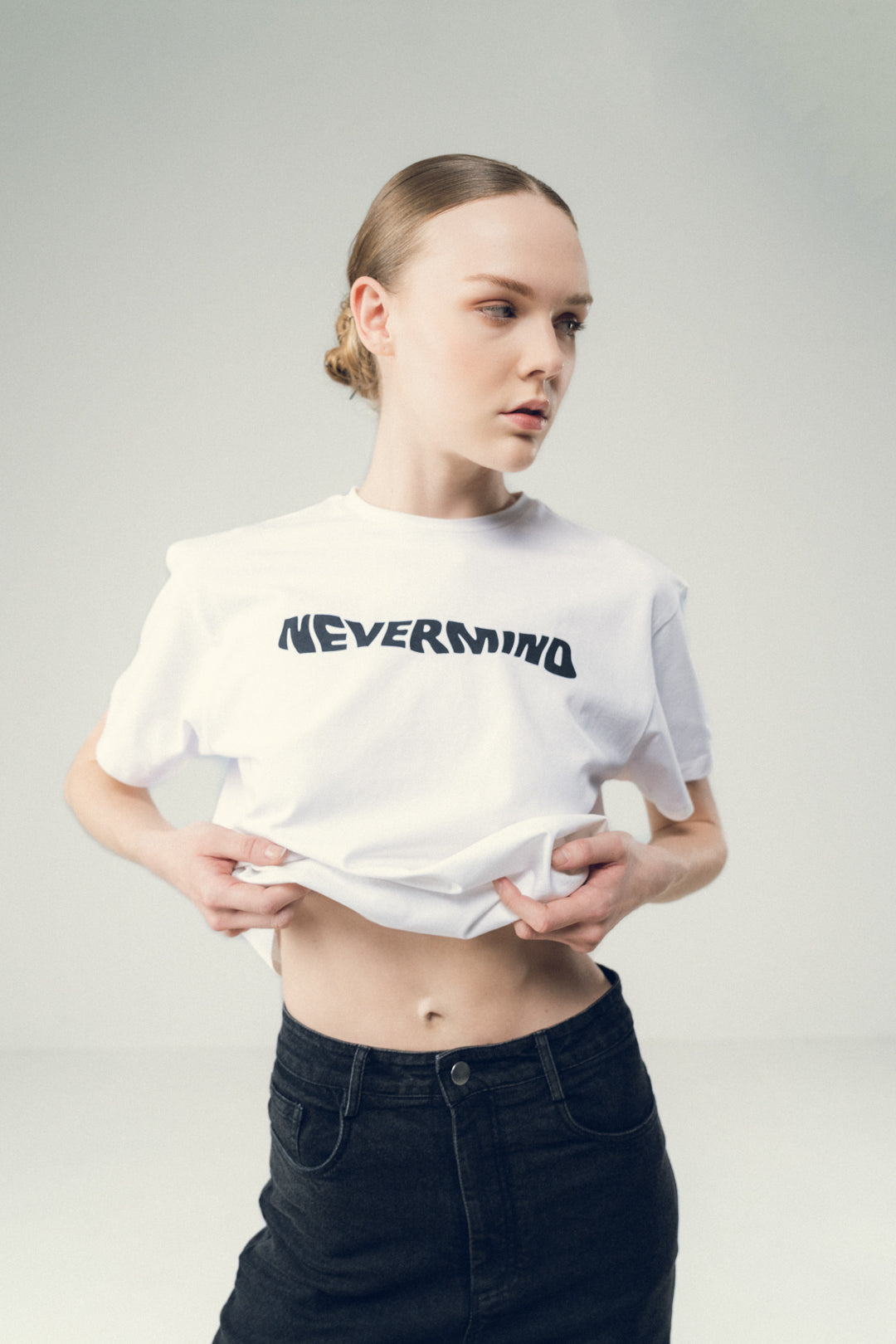 NEVERMIND GRAPHIC WHITE TEE