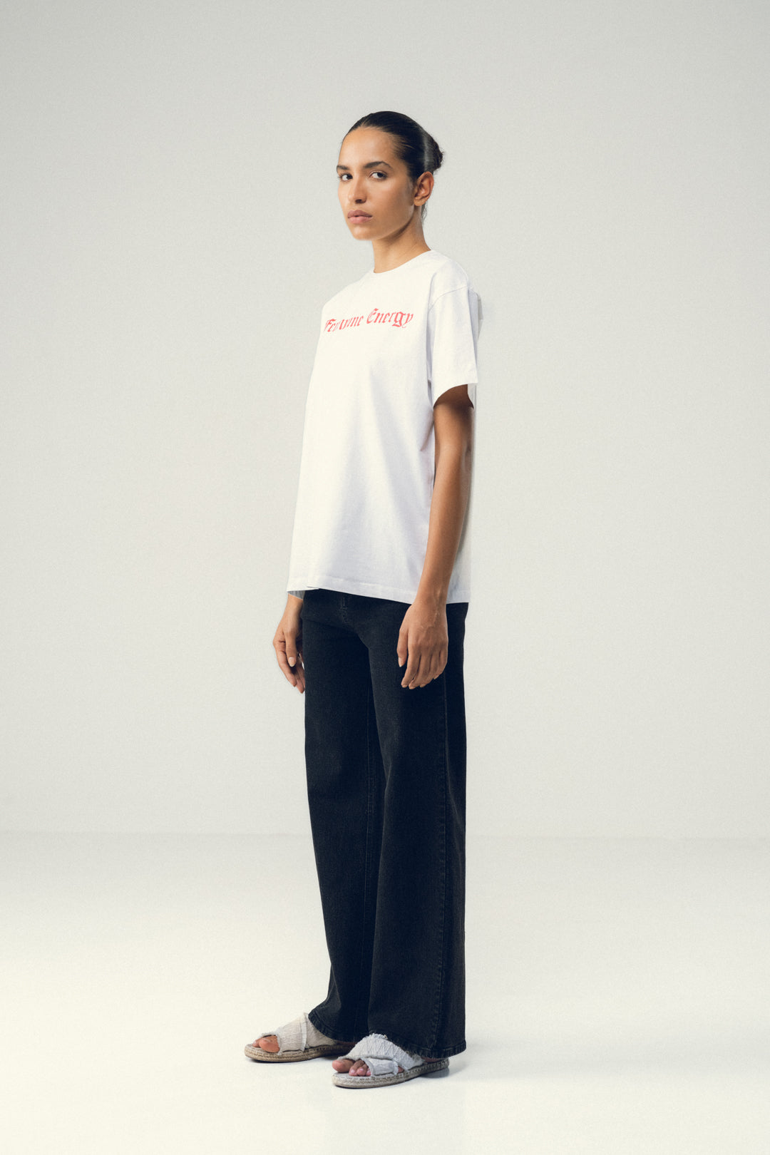 MINIMAL WHITE GRAPHIC COTTON TEE