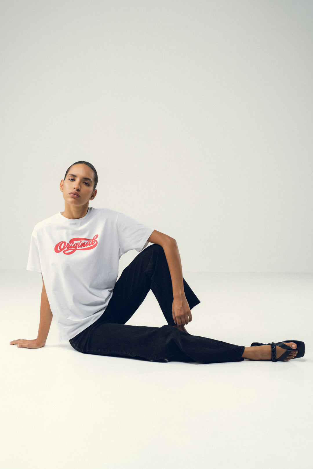 WHITE GRAPHIC COTTON TEE