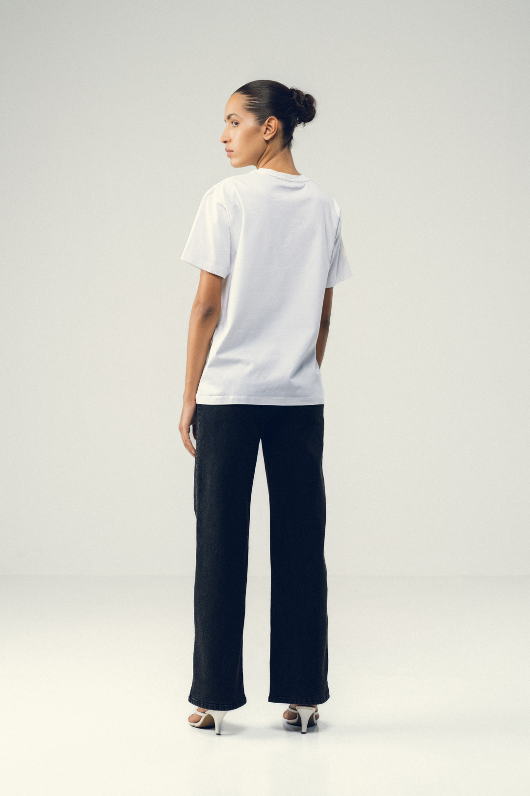 CLASSIC WHITE OVERSIZED  TEE