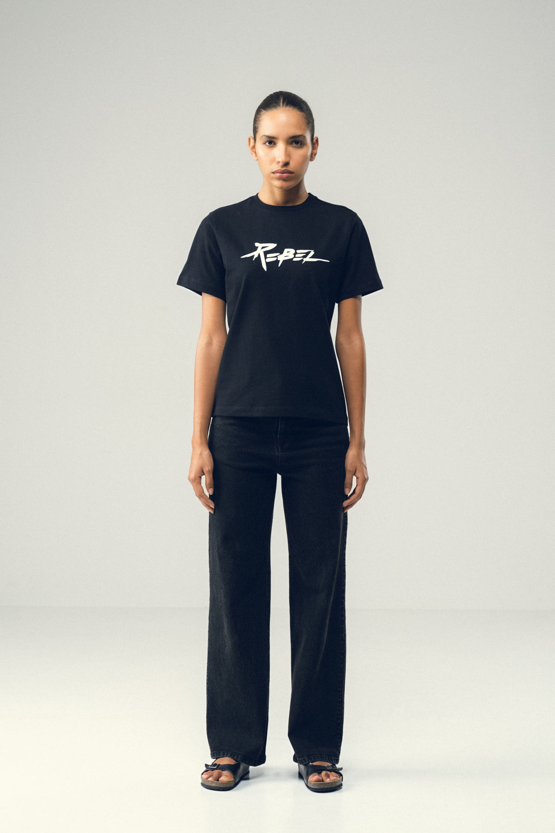 BLACK BOLD SCRIPT TEE
