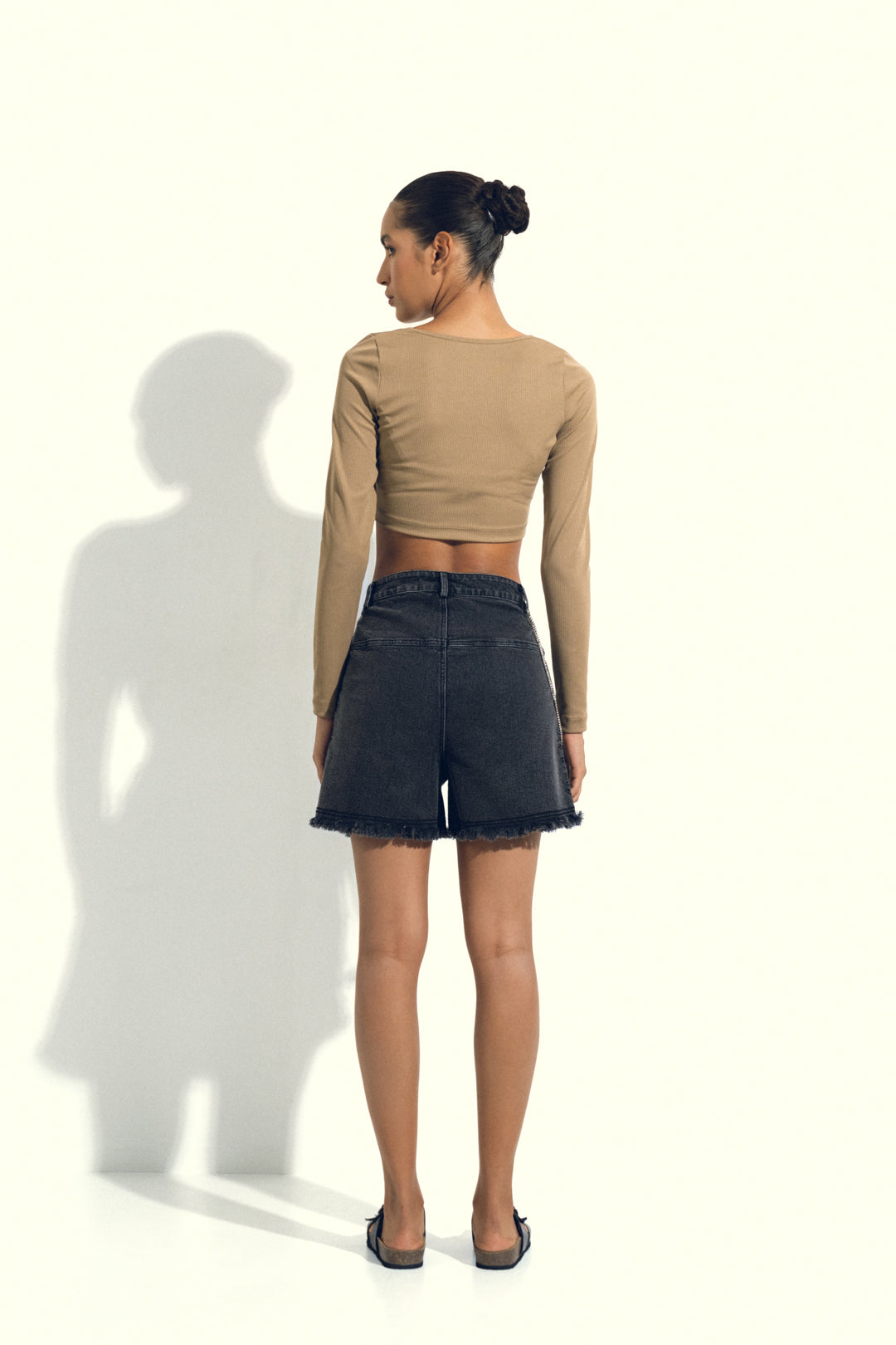 BROWN SQUARE NECK FULL-SLEEVE CROP TOP
