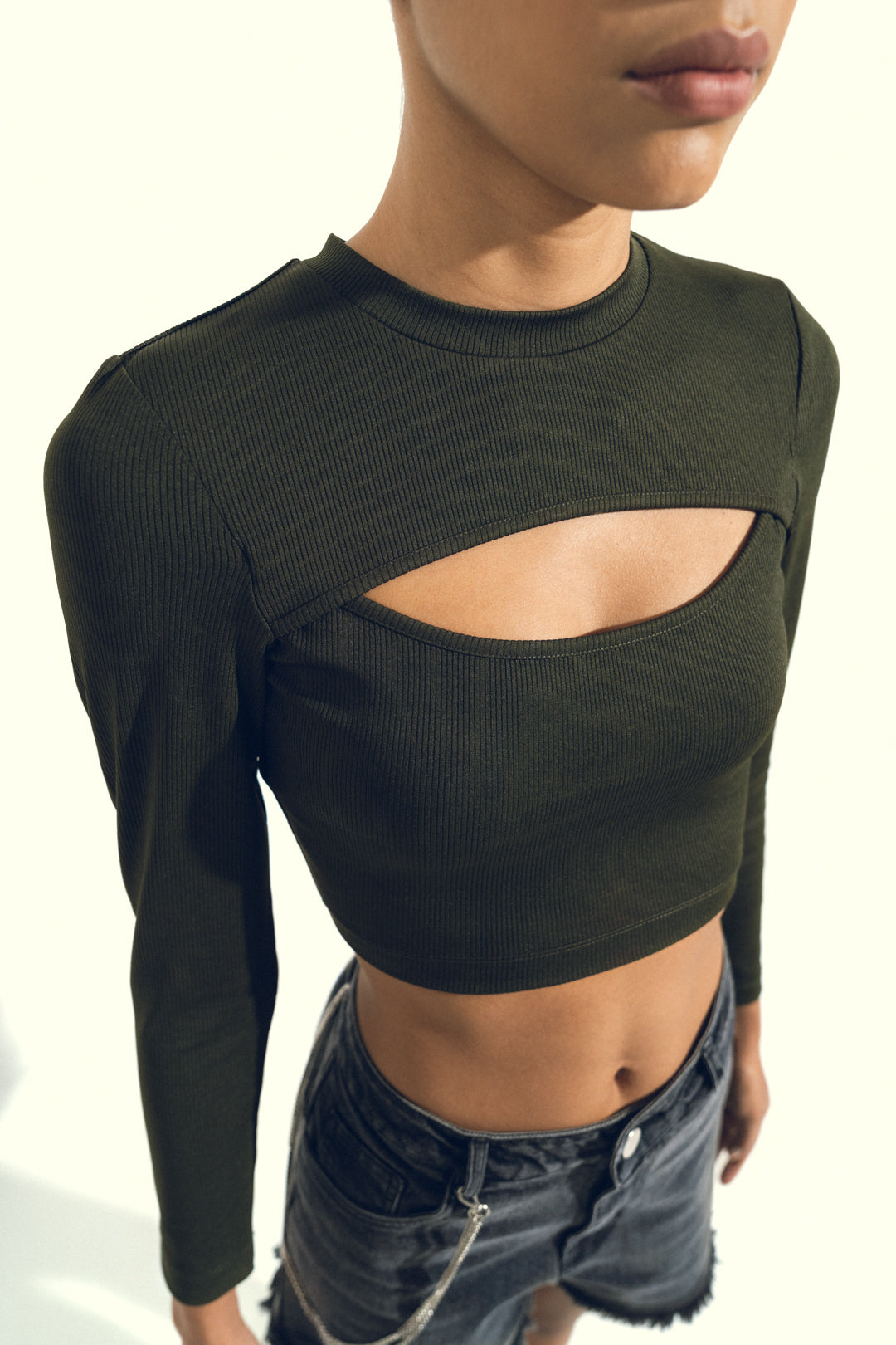 CUTOUT DETAIL OLIVE PULLOVER TOP