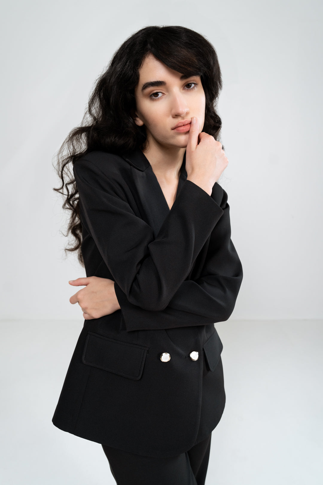 OVERSIZED DOUBLE-BREASTED BLACK BLAZER