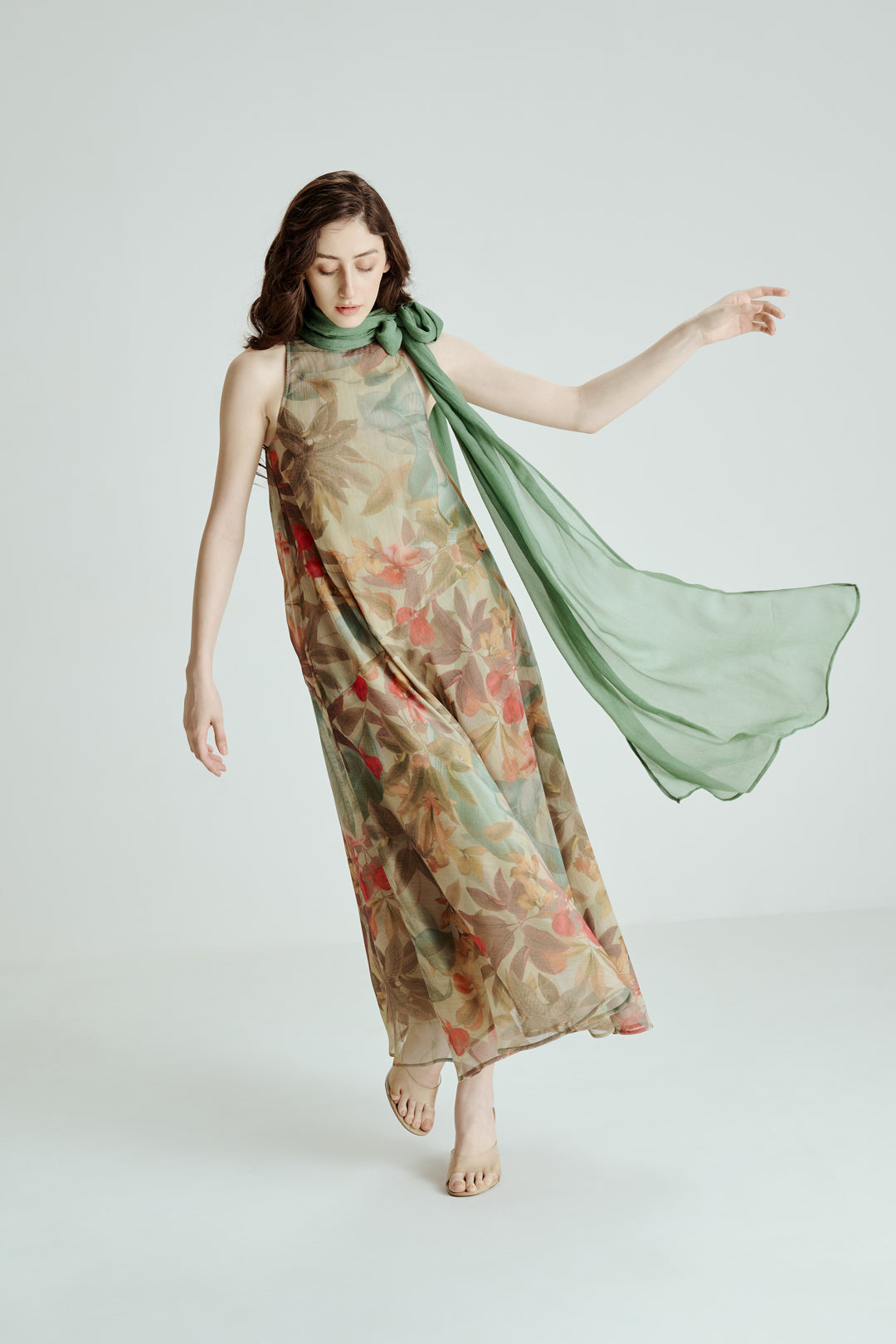 HALTER NECK BOTANICAL PRINT MIDI DRESS