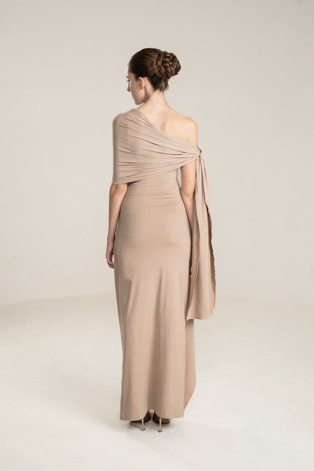 ONE-SHOULDER DRAPED DRESS WITH GOLD FLOWER DETAIL