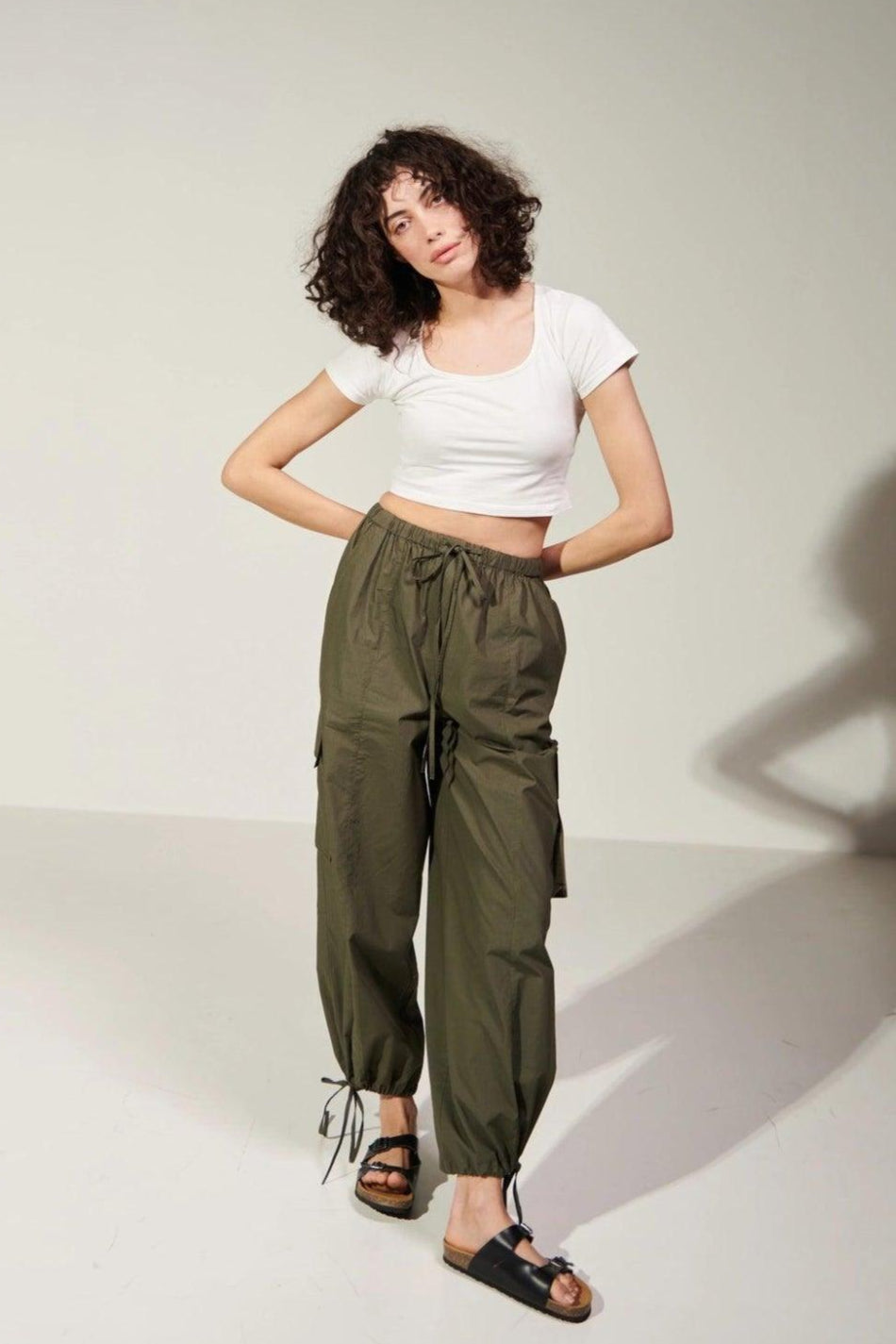 Army Green Parachute Pants - Sotbella