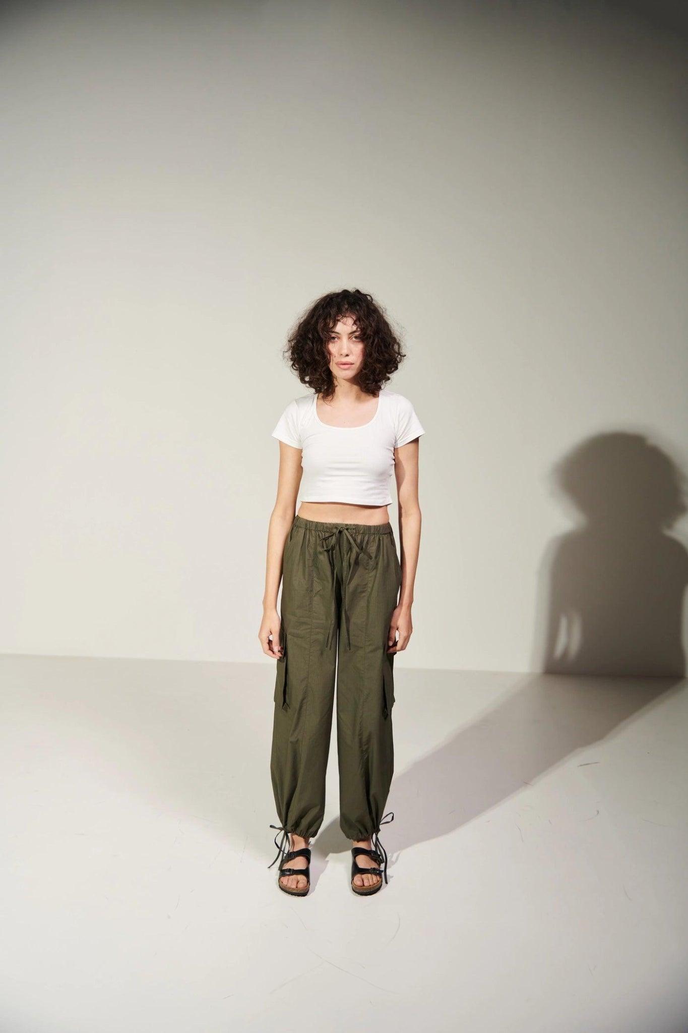 Army Green Parachute Pants - Sotbella