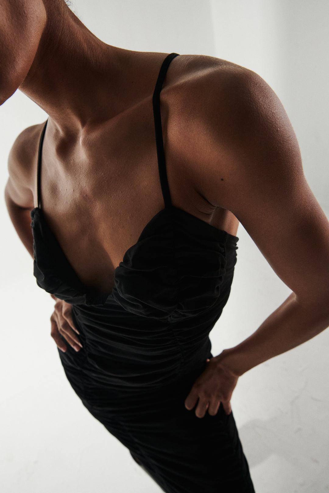 Black Bodycon Ruched Dress - Sotbella