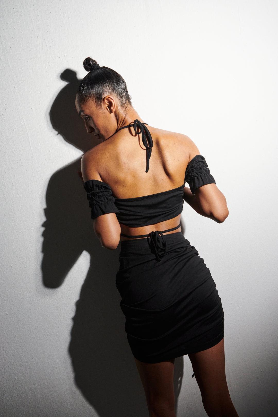 Black Ruched Crop Top - Sotbella