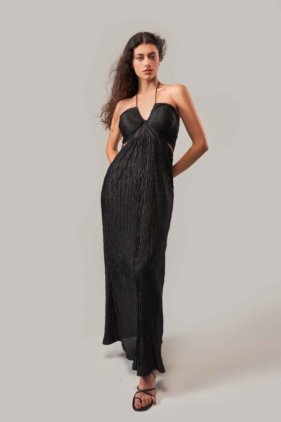 BLACK TEXTURED DRAWSTRING DETAIL DRESS - Sotbella
