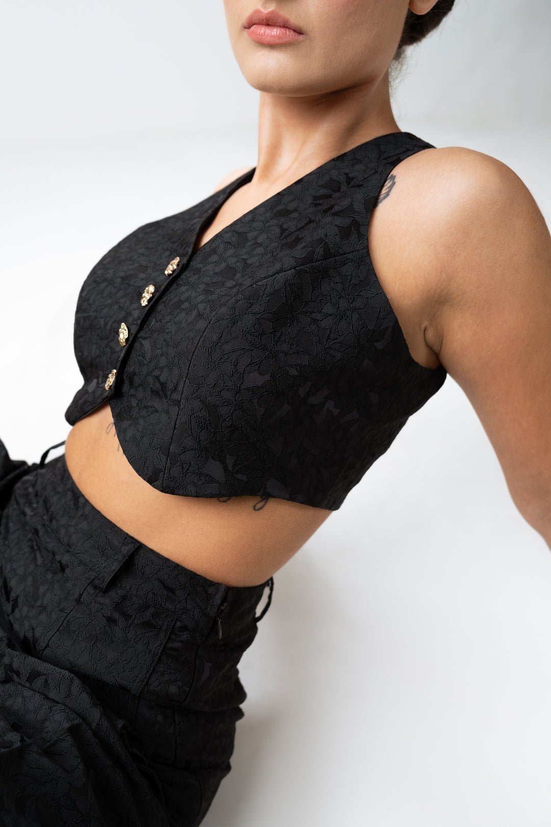 BLACK VEST AND WIDE - LEG PANT CO - ORD SET - Sotbella