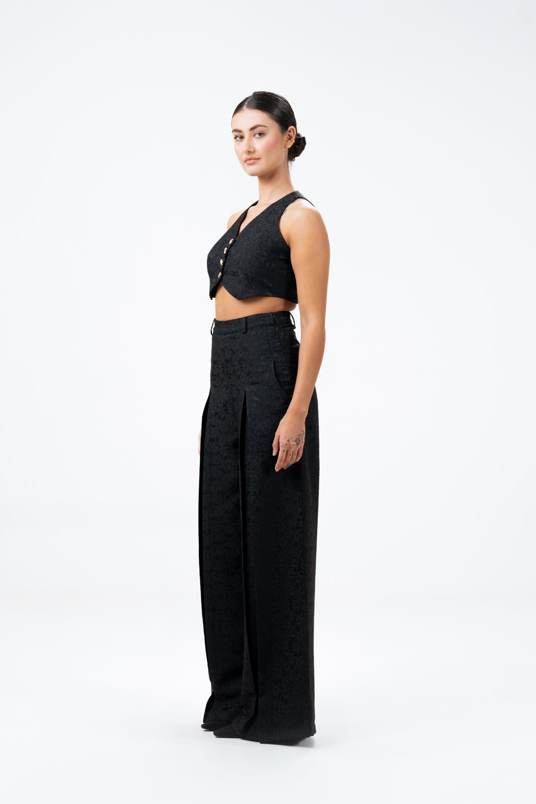 BLACK VEST AND WIDE - LEG PANT CO - ORD SET - Sotbella