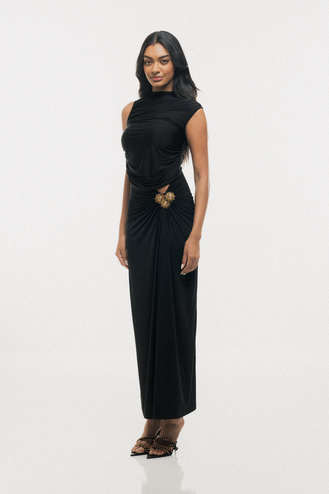 BLOOM BLACK FLARED MAXI DRESS WITH SUN BROOCH