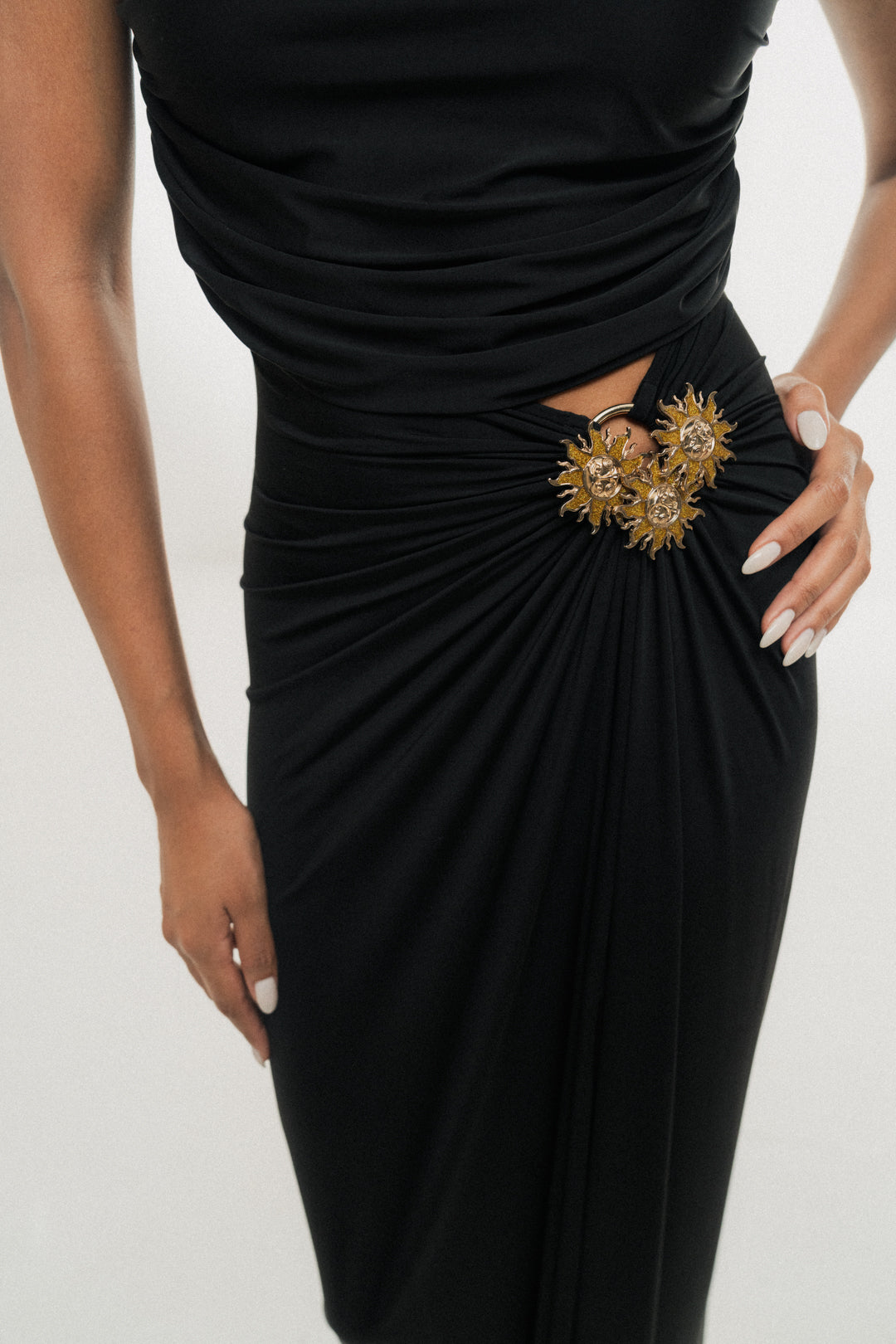 BLOOM BLACK FLARED MAXI DRESS WITH SUN BROOCH