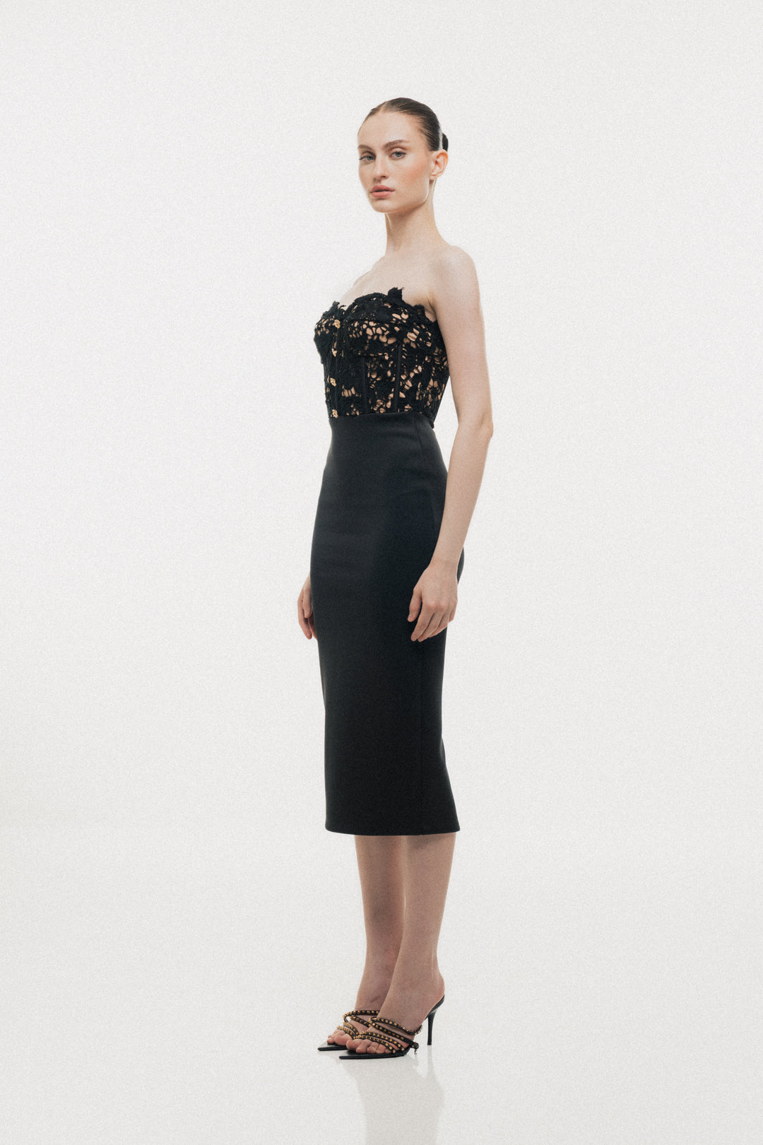 ELEGANT BLACK OFF-SHOULDER BODYCON MIDI DRESS