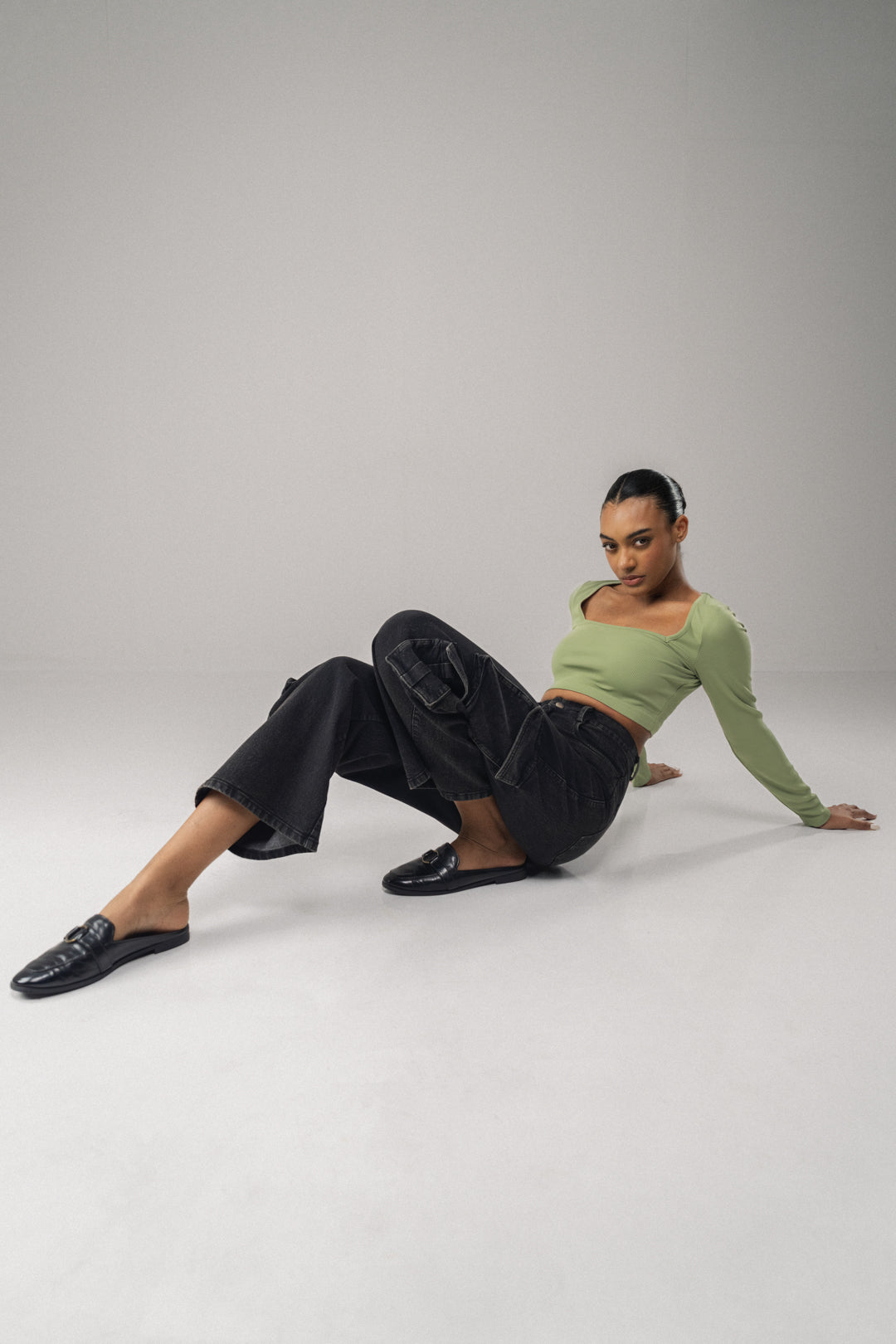 UTILITY CARGO DENIM JEANS