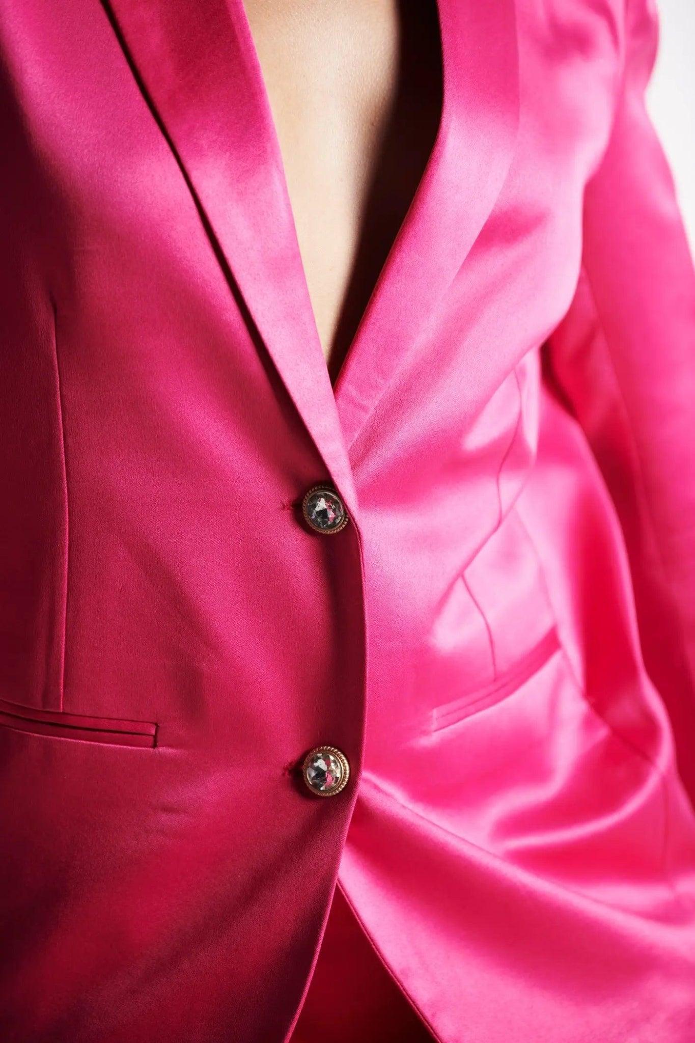 Elongated Elegance Suit - Sotbella