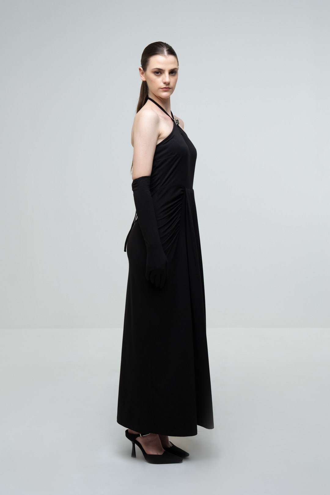 EMBELLISHED HALTER NECK DRESS - Sotbella