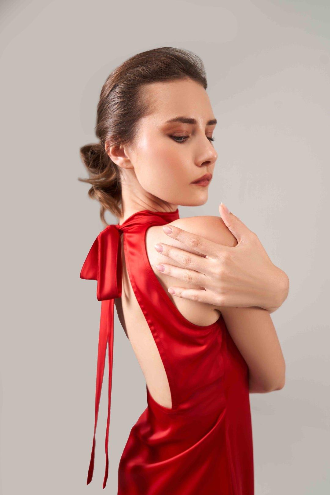 HALTER NECK SLIT DRESS - Sotbella