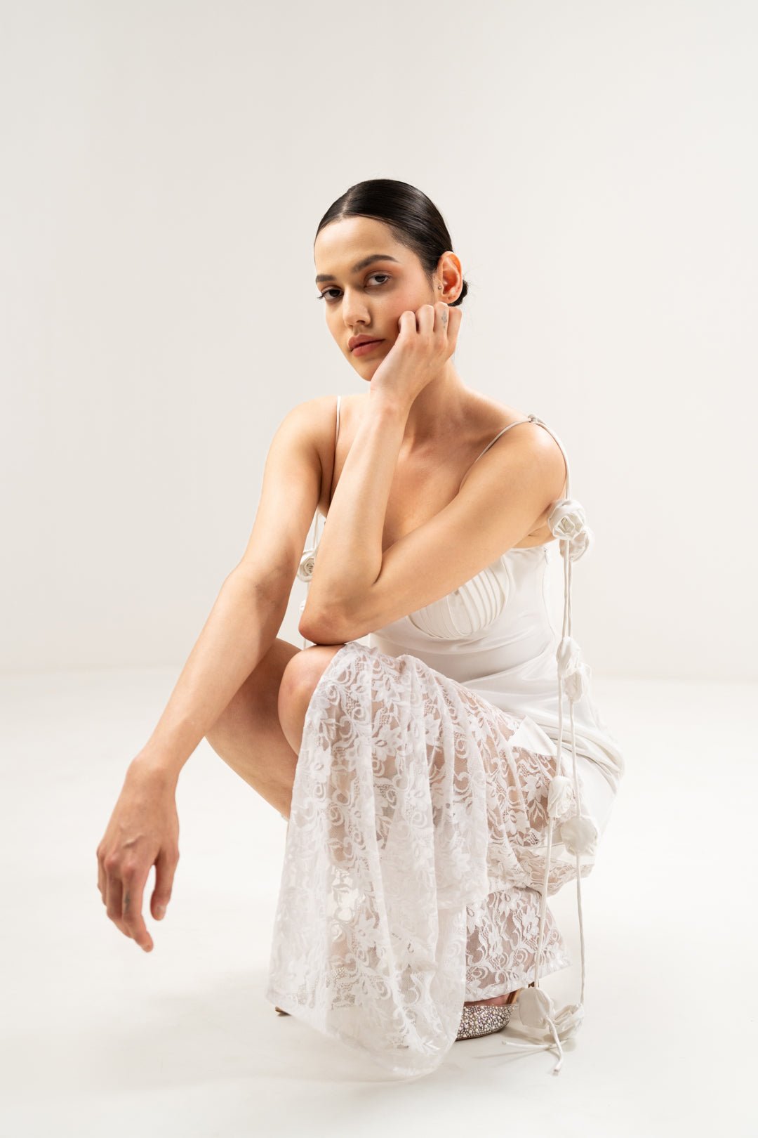 SEASHELL - PLEATED BUSTIER DRESS WITH ROSE DETAIL - Sotbella