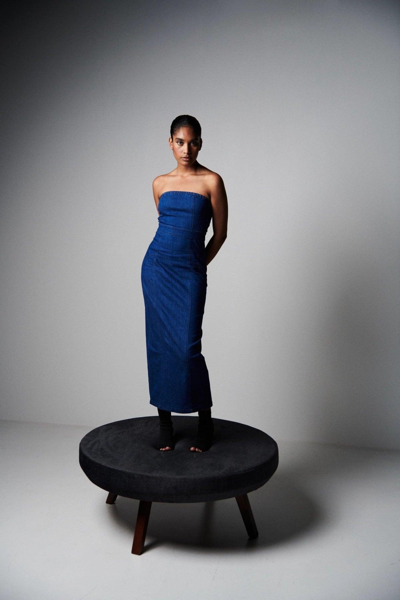 Sleeveless Denim Elegance-Sotbella