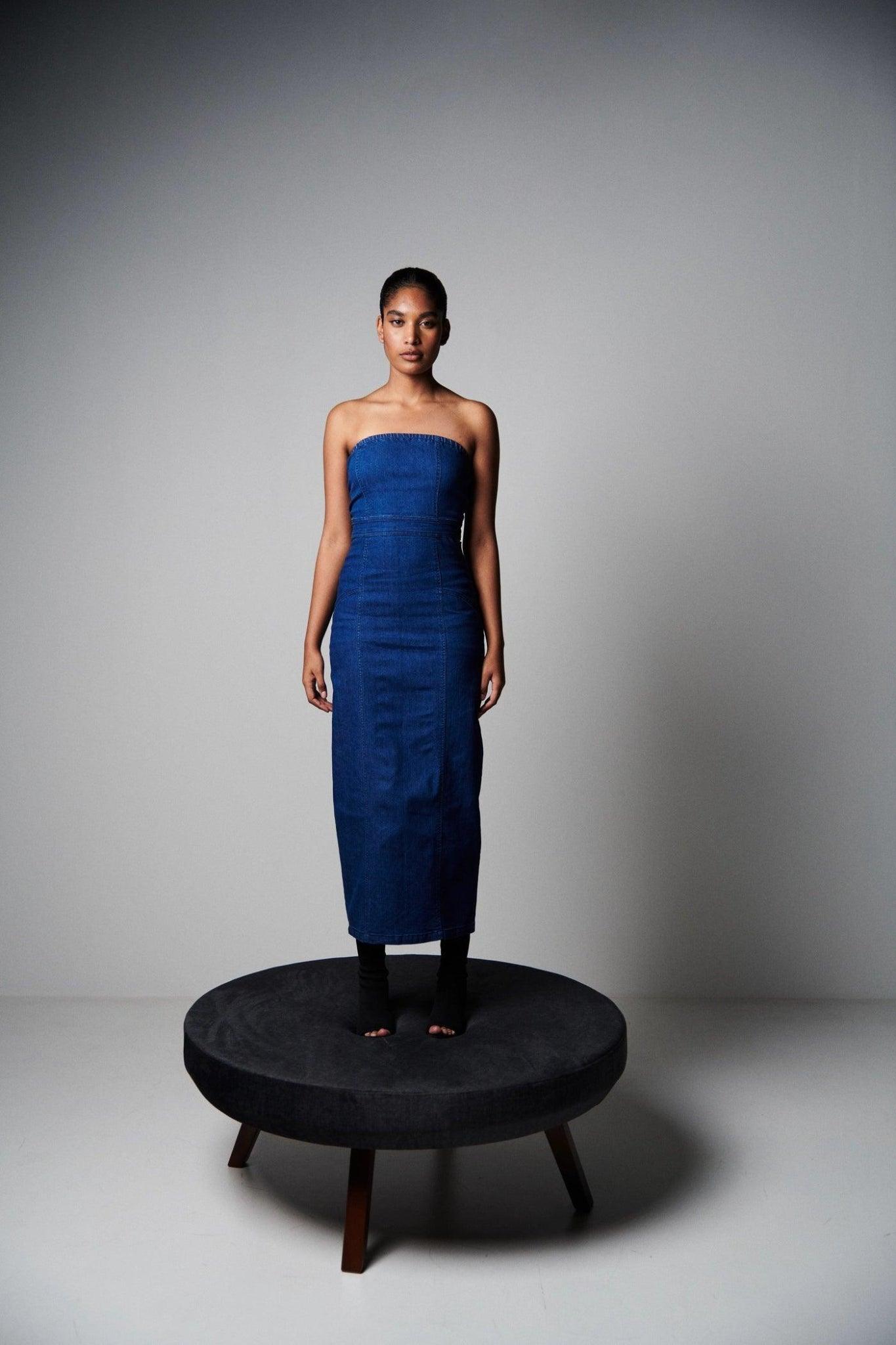 Sleeveless Denim Elegance-Sotbella