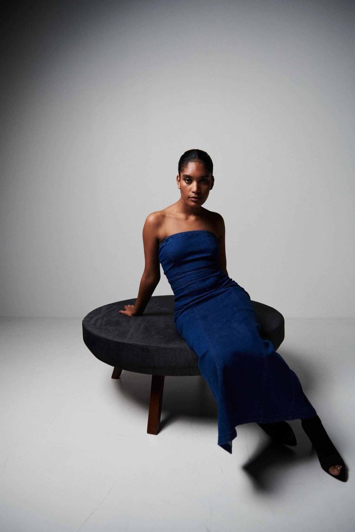 Sleeveless Denim Elegance-Sotbella