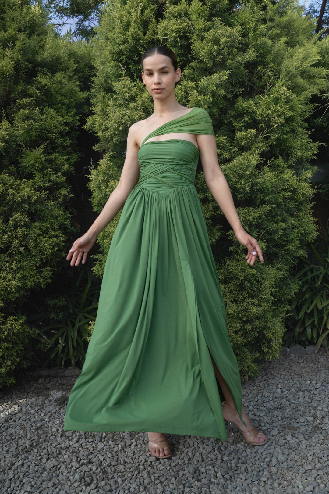 GREEN ONE-SHOULDER DRAPED EVENING GOWN