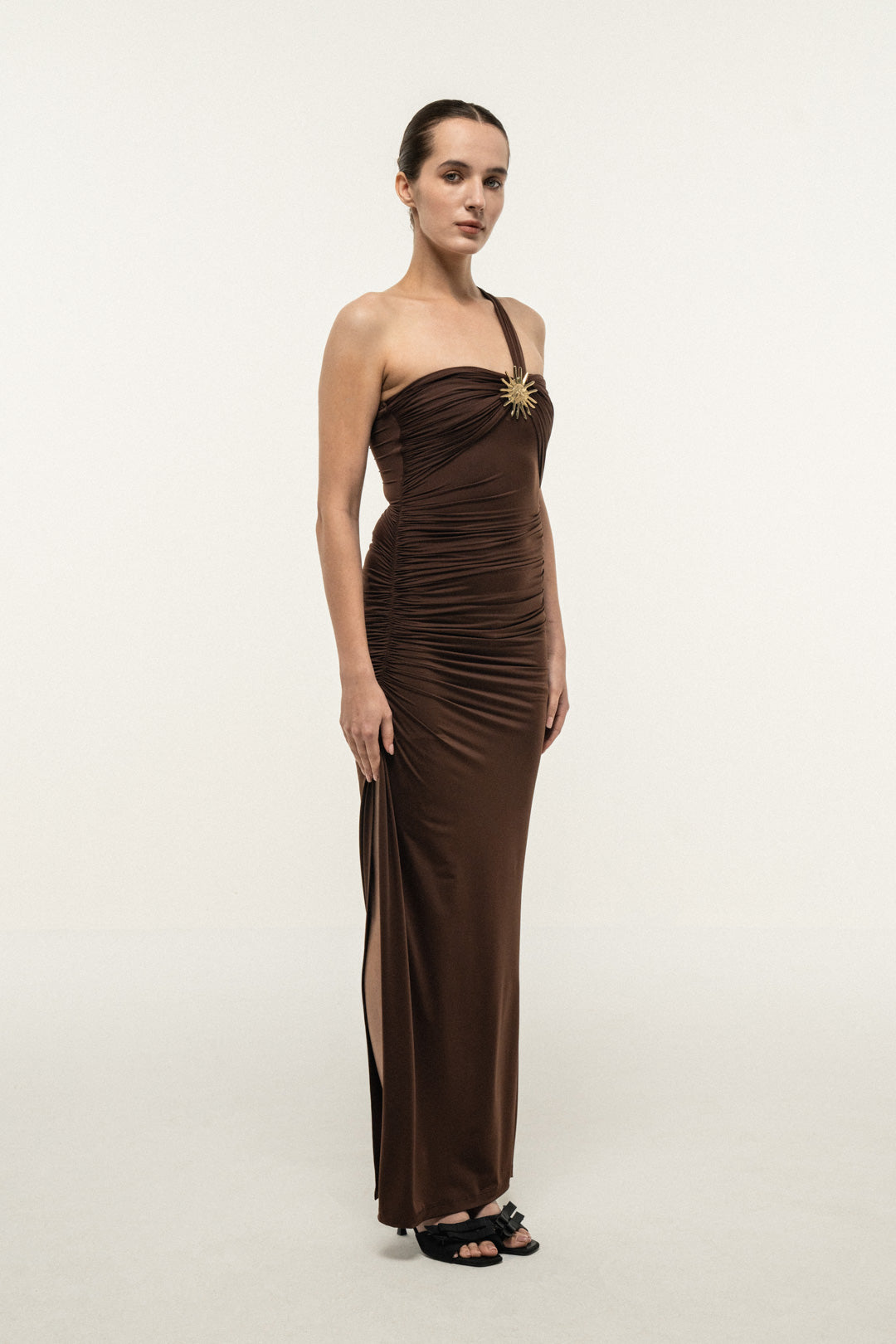 BROWN ONE-SHOULDER DRAPED MAXI DRESS WITH GOLD STAR DETAIL