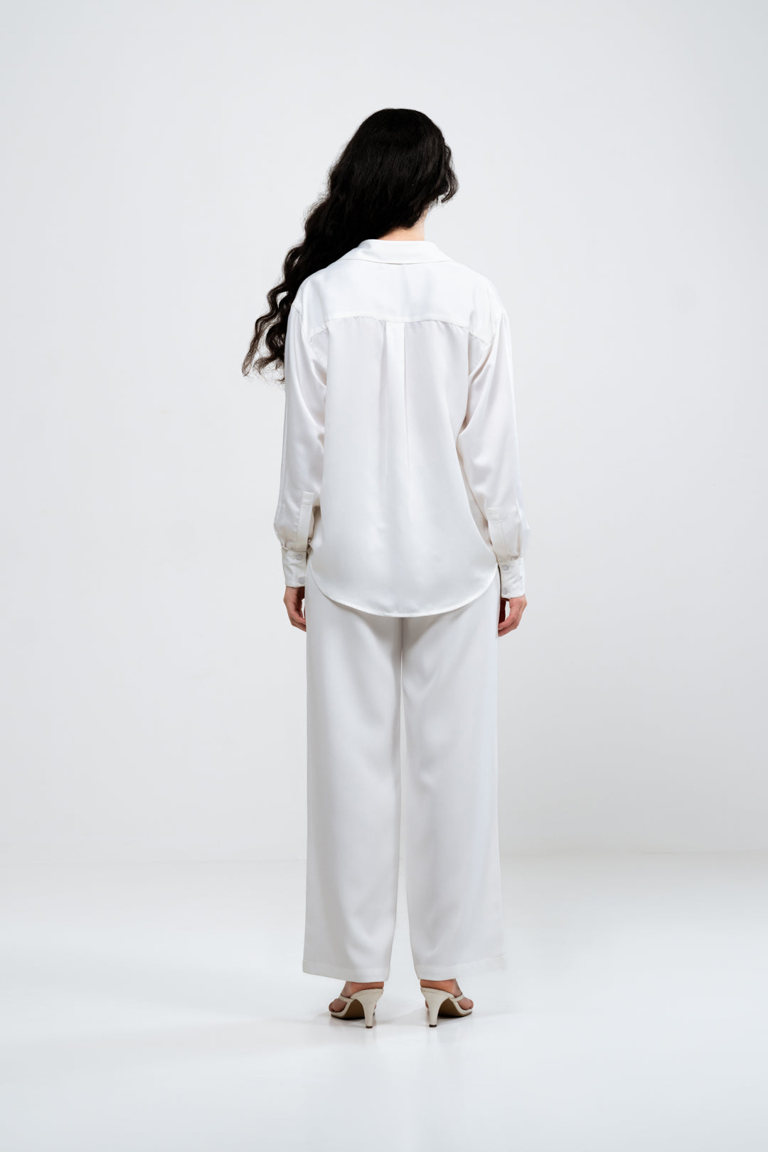 RELAXED FIT WHITE SATIN SHIRT