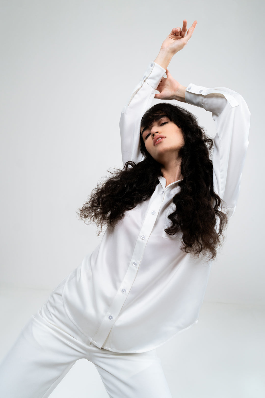 RELAXED FIT WHITE SATIN SHIRT