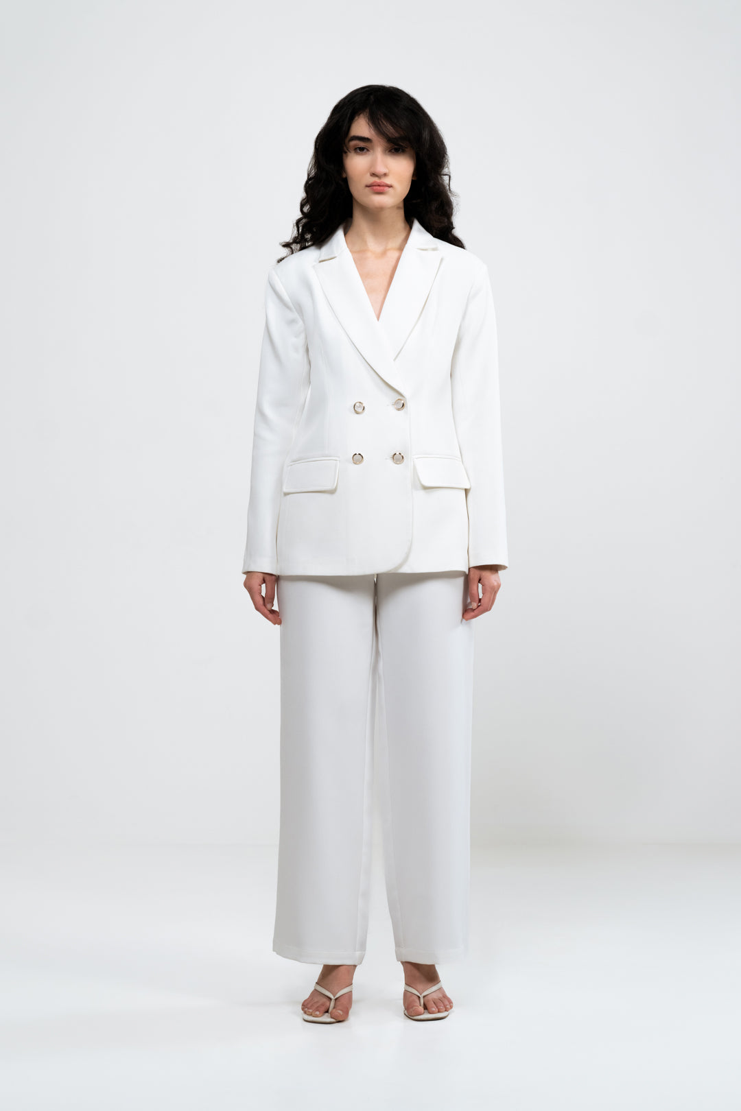 WHITE OVERSIZED BLAZER AND RELAXED FIT PANT SUIT