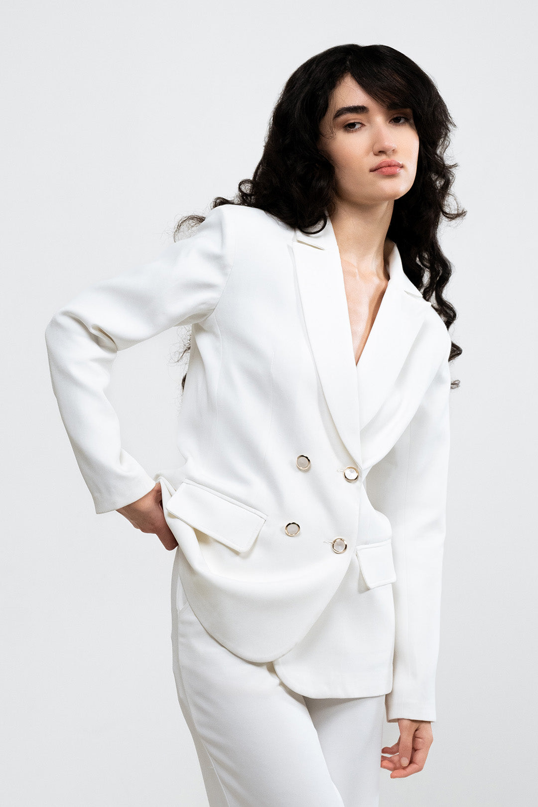 OVERSIZED DOUBLE-BREASTED WHITE BLAZER