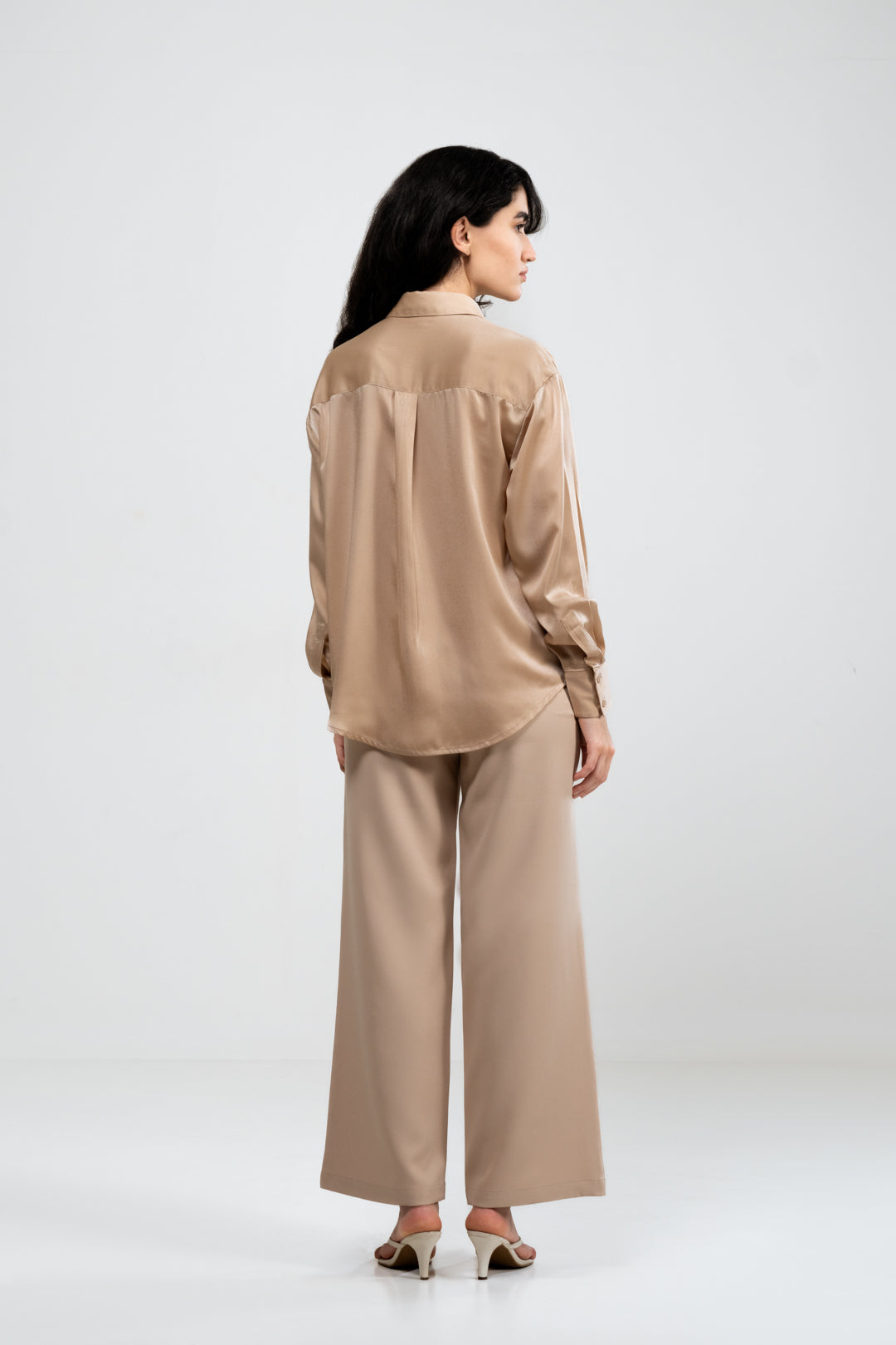 RELAXED FIT BEIGE SATIN SHIRT