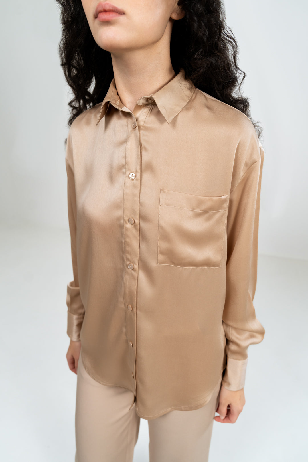 RELAXED FIT BEIGE SATIN SHIRT