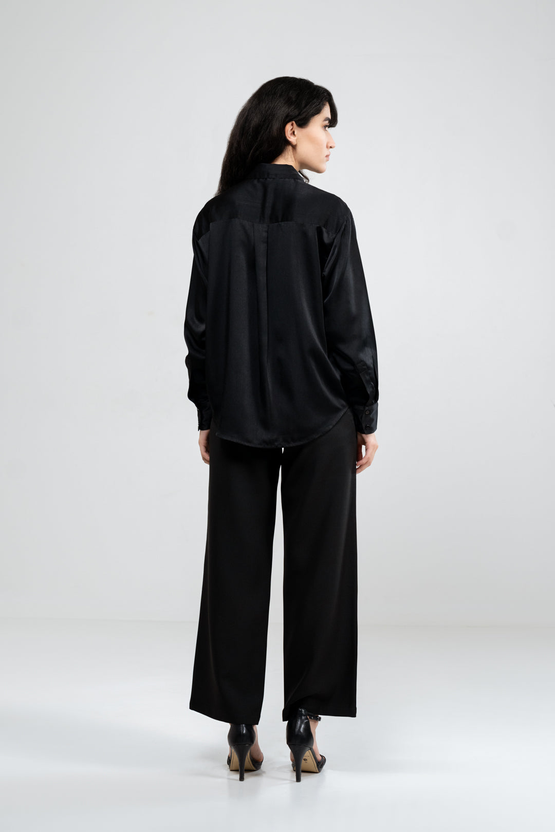 RELAXED FIT BLACK SATIN SHIRT