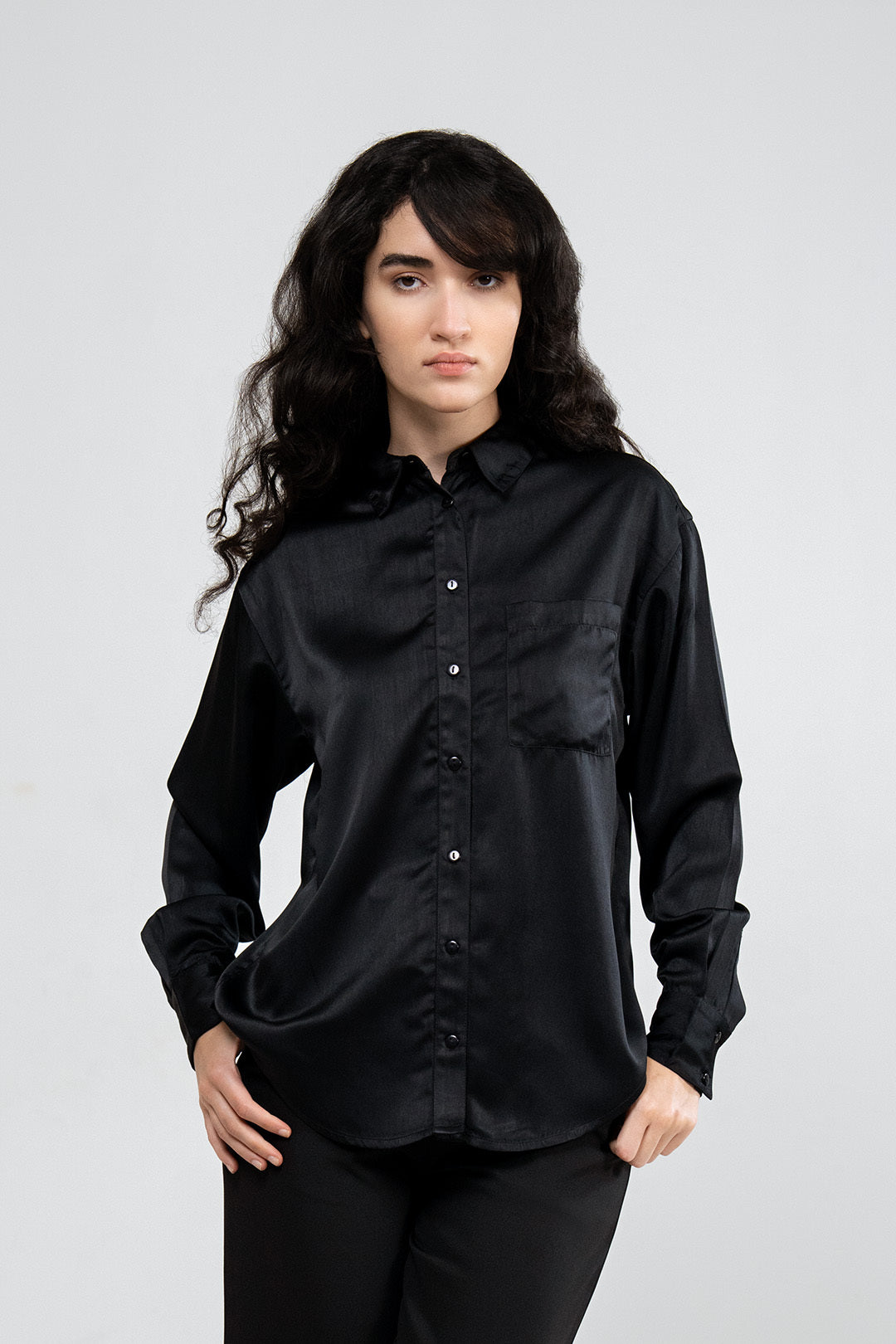 RELAXED FIT BLACK SATIN SHIRT