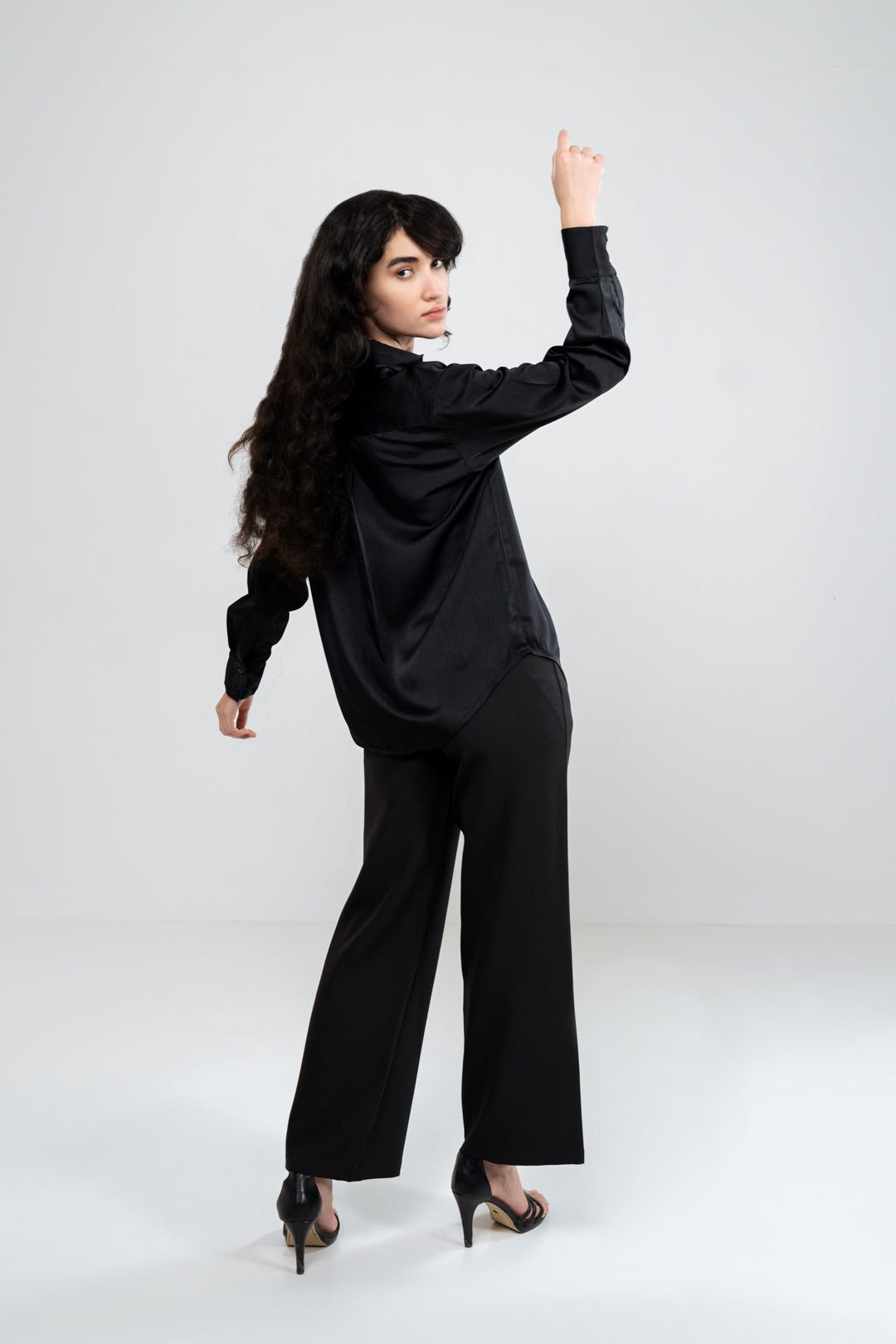 RELAXED FIT BLACK SATIN SHIRT