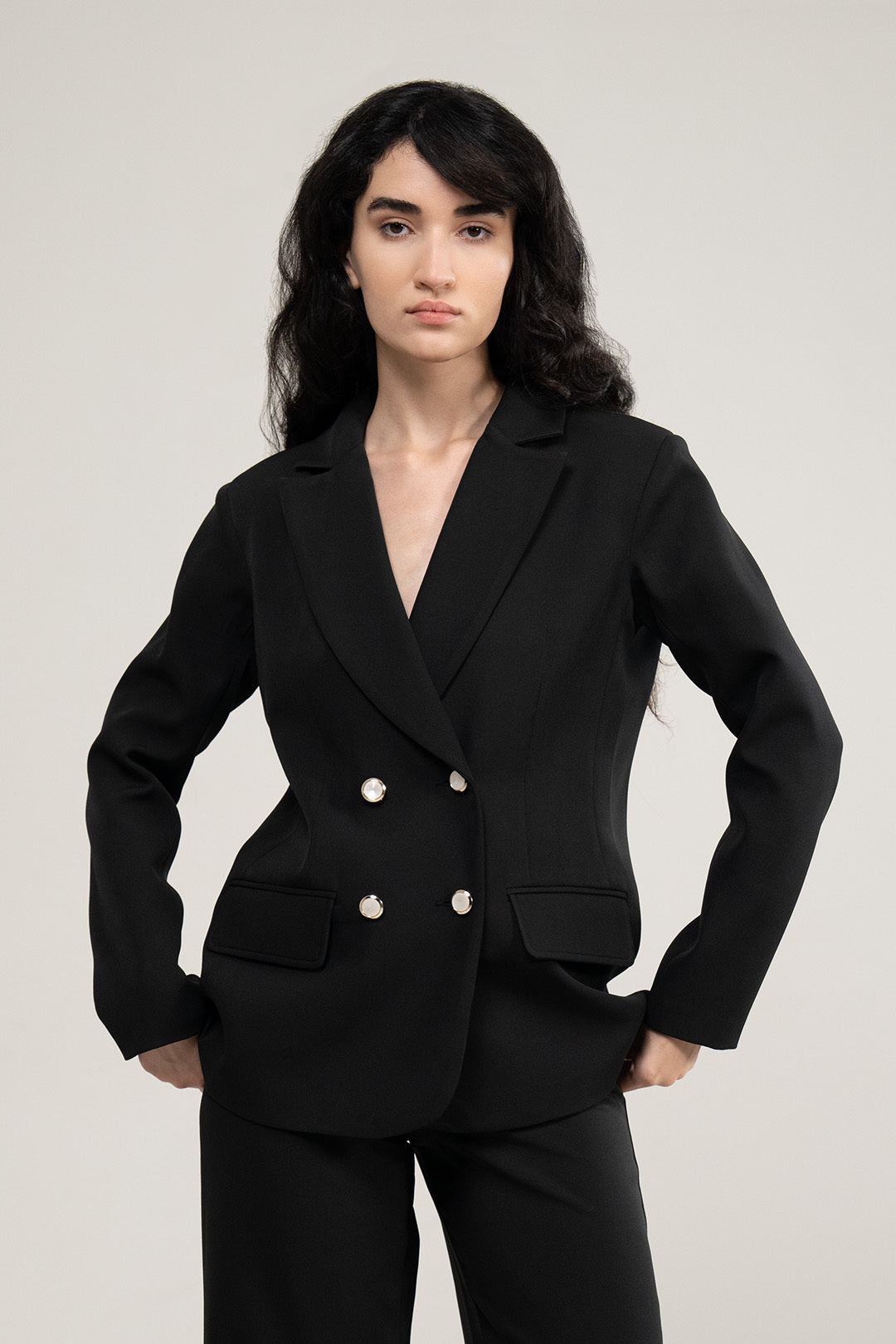 OVERSIZED DOUBLE-BREASTED BLACK BLAZER