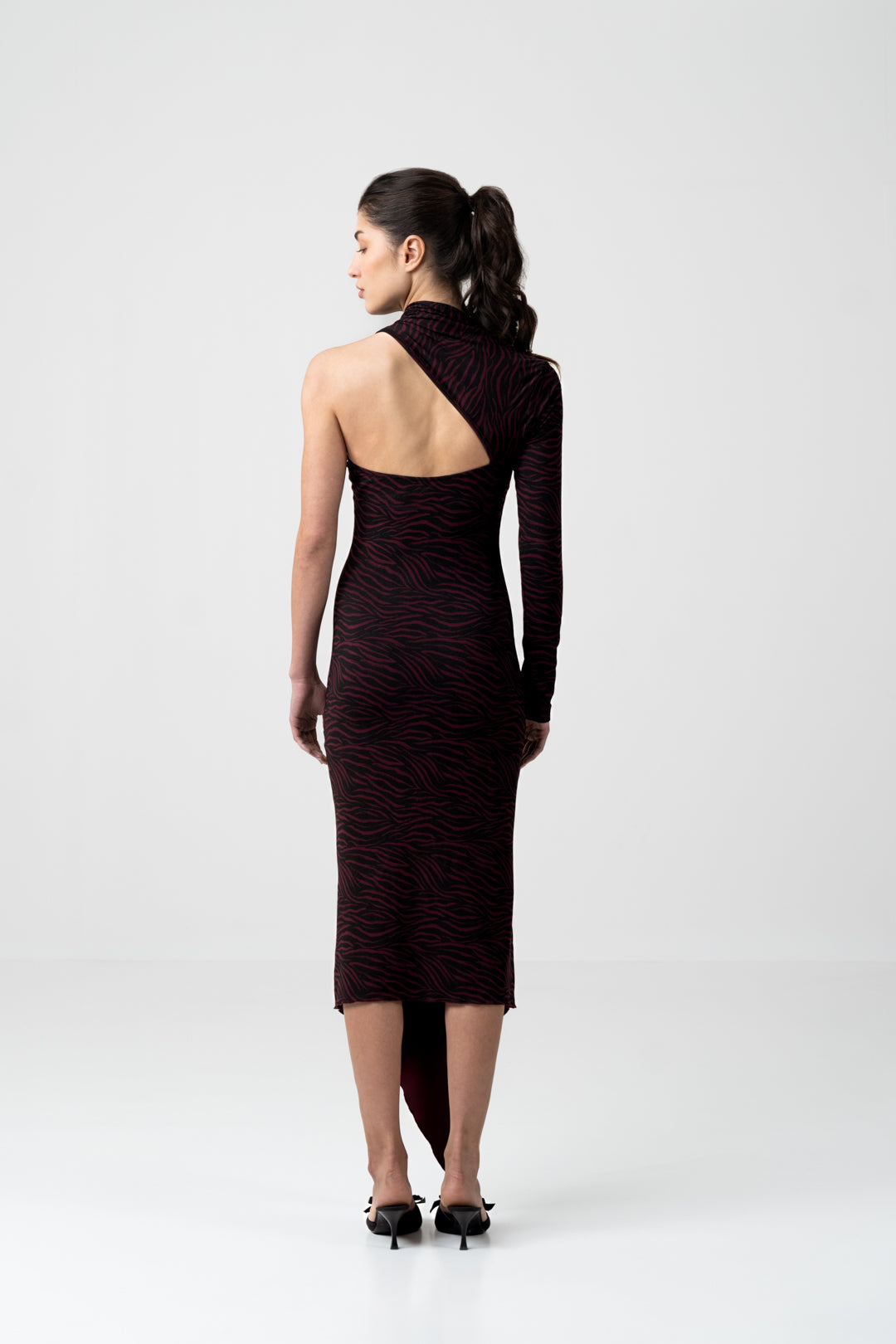 ONE SHOULDER BODYCON DRESS WITH ASYMMETRICAL HEMLINE