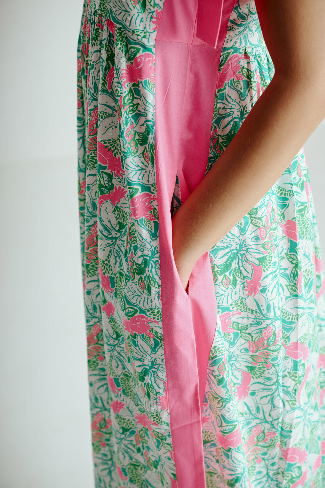 TIE-STRAP MAXI DRESS