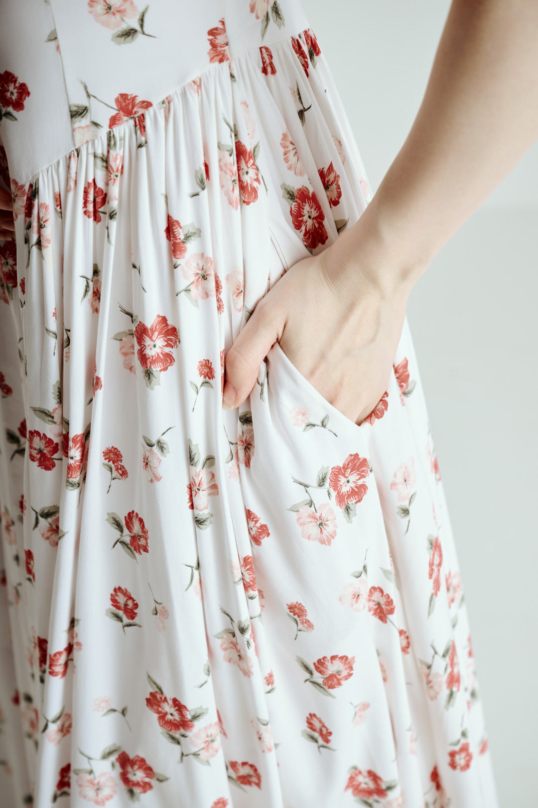 FLORAL STRAPPY MIDI DRESS